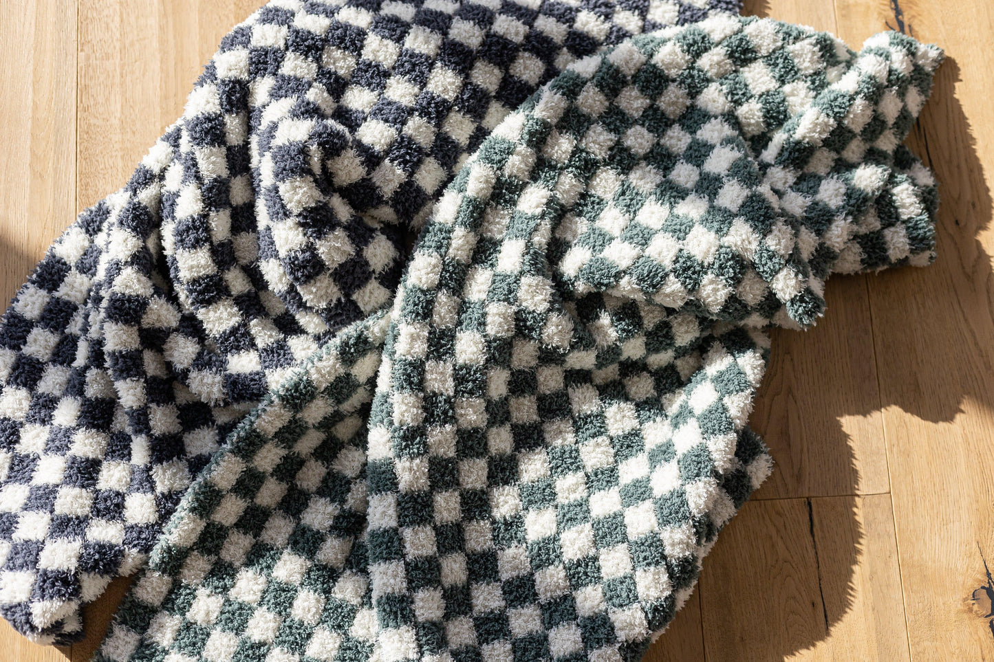Baby's Breath & Forest Green Check Print Extended Throw