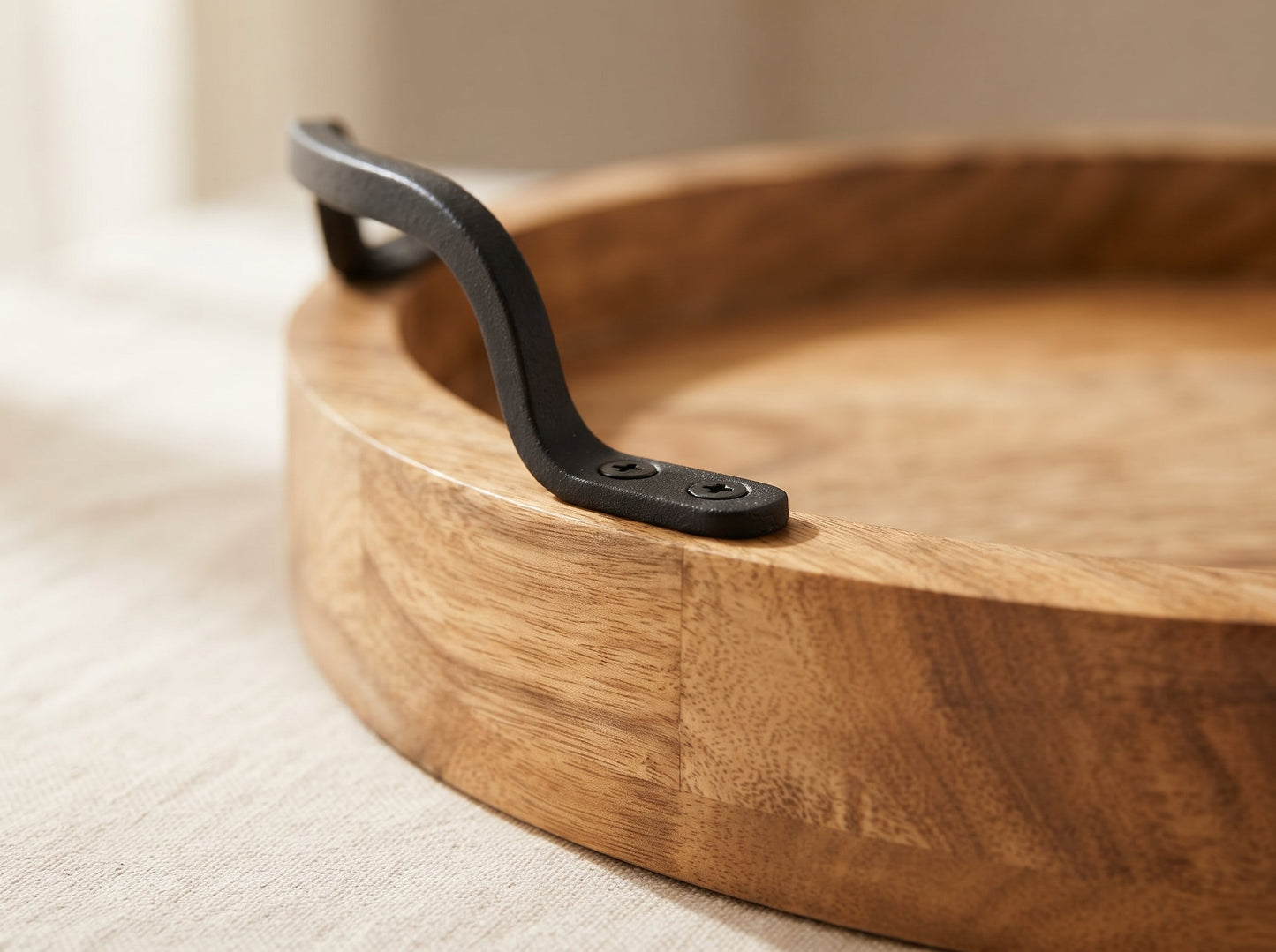 Round Trays with Handles, Set of 2