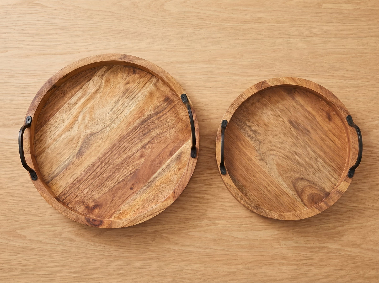 Round Trays with Handles, Set of 2