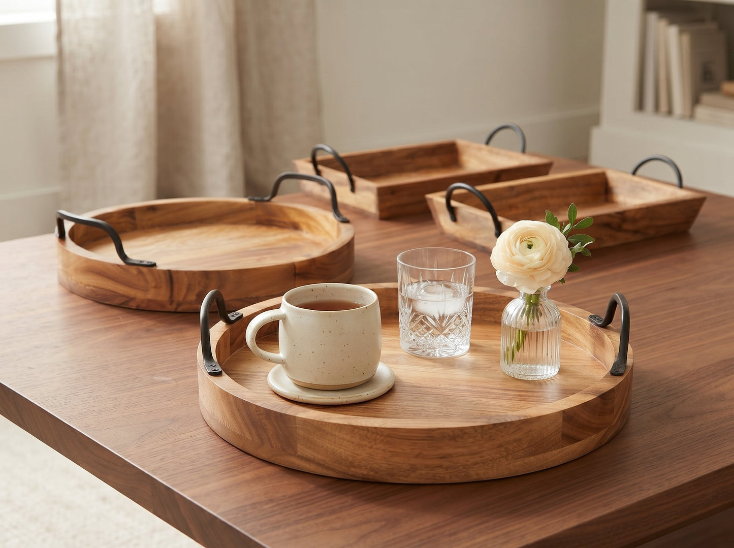 Round Trays with Handles, Set of 2