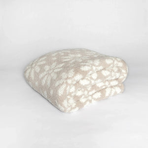 Daisy Print Blushing Beige and White Extended Throw