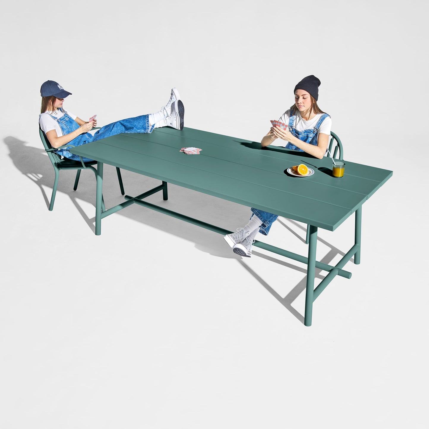 Fred's Table - Seats up to 6-8 places (Outdoor)