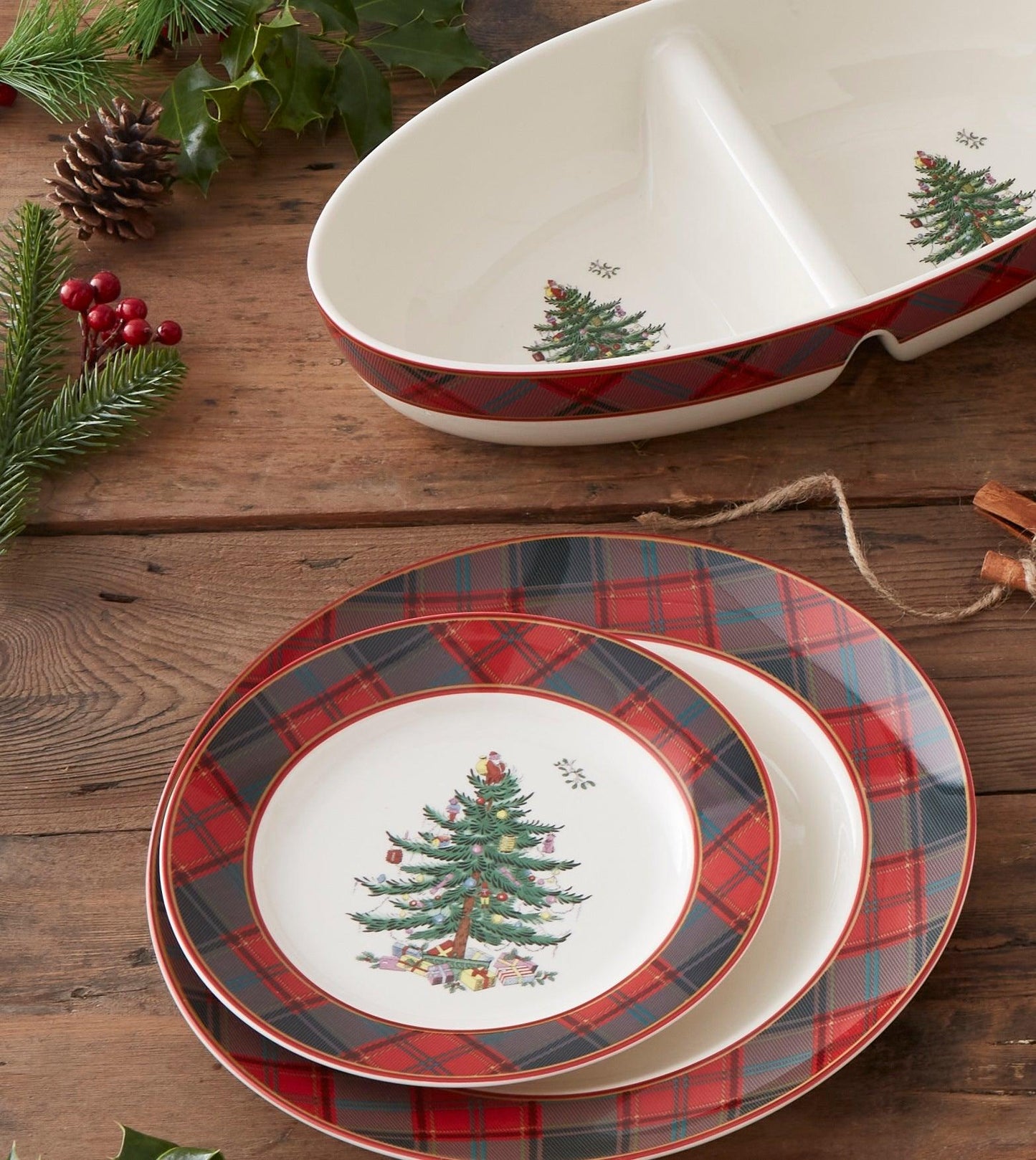 Spode | Tartan 105 Inch Dinner Plate