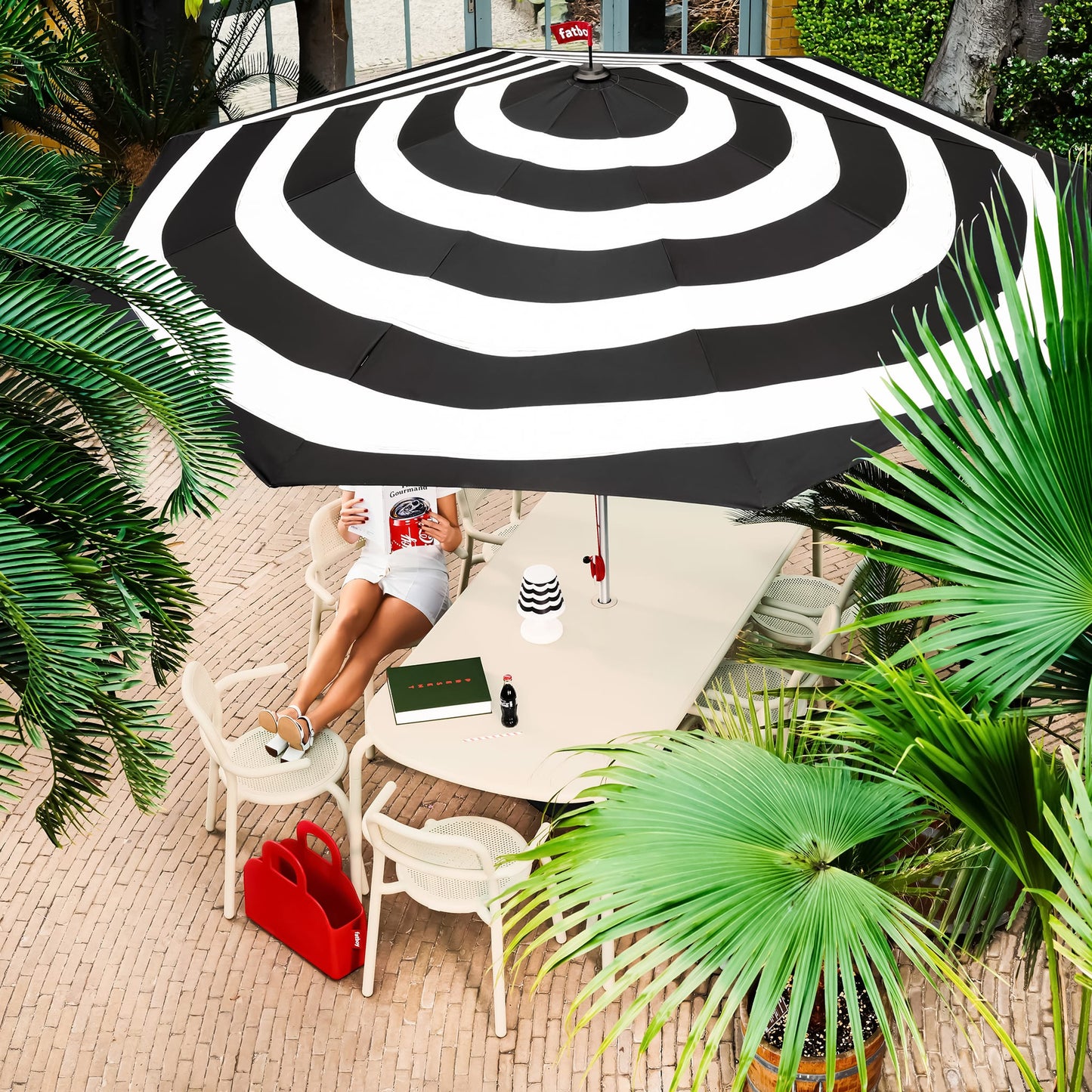 Toní Tablo- Seats up to 8