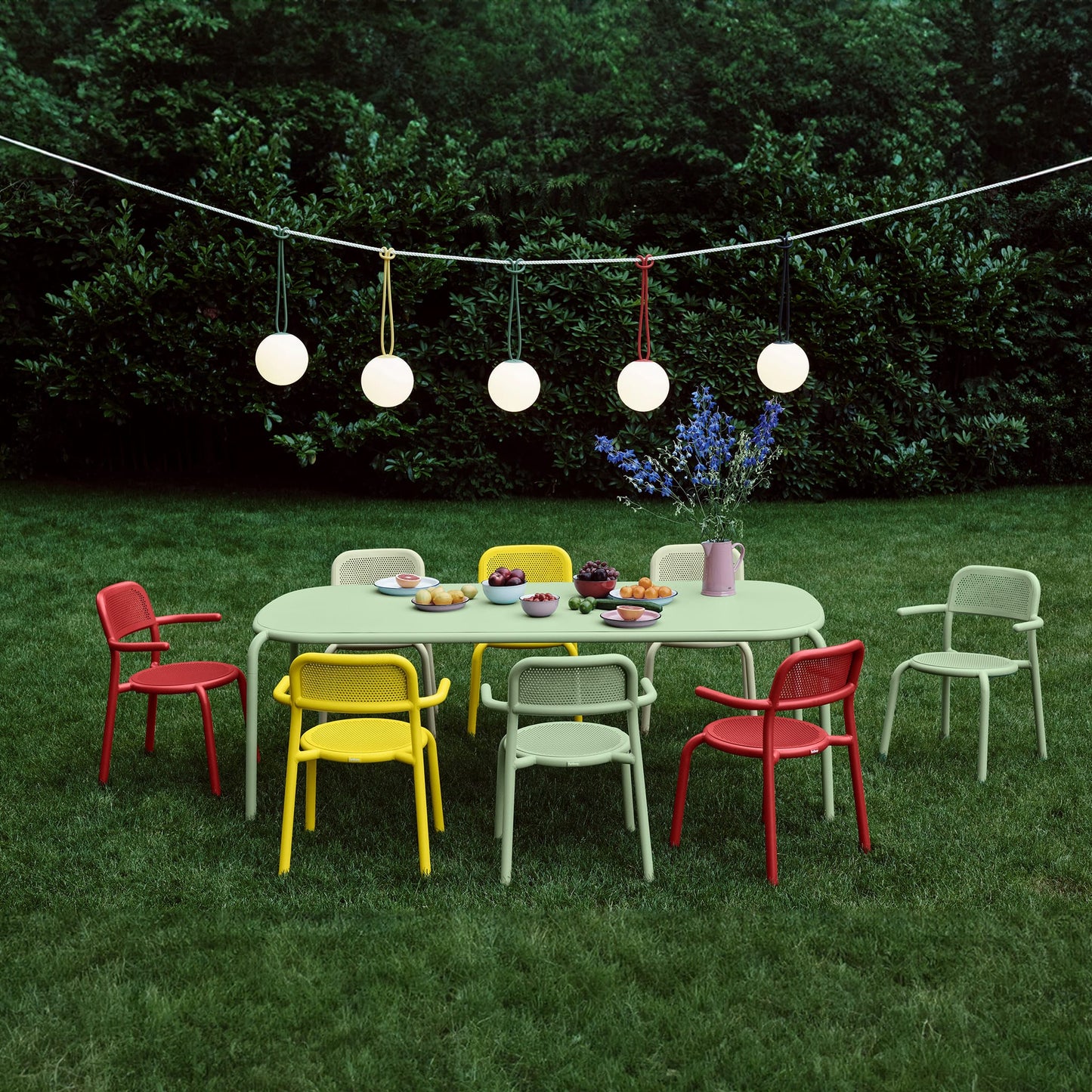 Toní Tablo- Seats up to 8