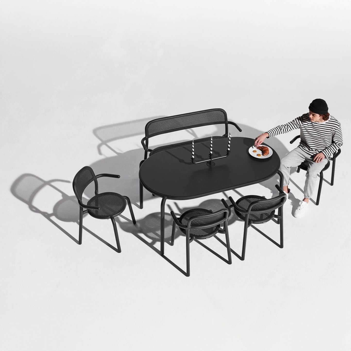 Toní Tavolo - Outdoor Dining Table- Up to 6 Seater
