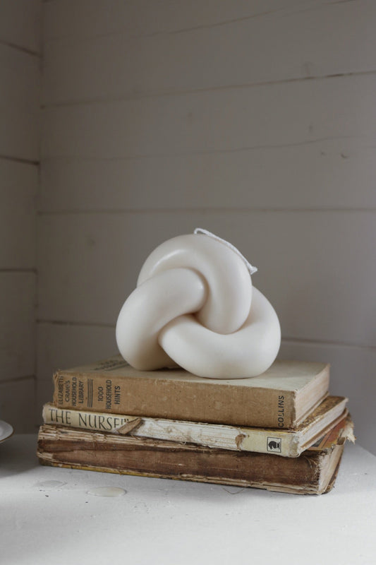 Hand Poured Large Knot Candle - Roome Collective