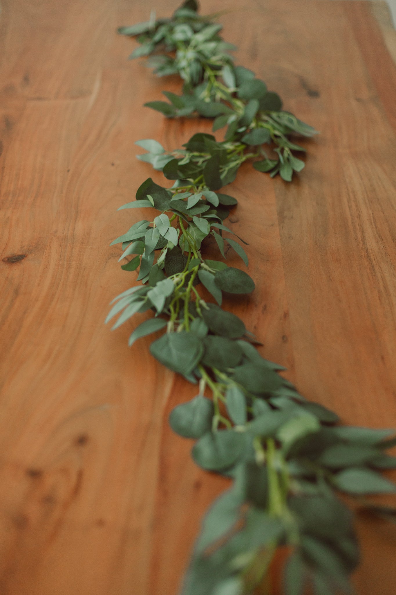 Eucalyptus + Silver Green Willow (artificial)